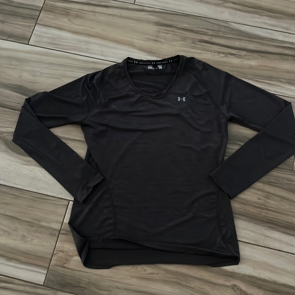 Under armor semi-fitted Long sleeve shirt